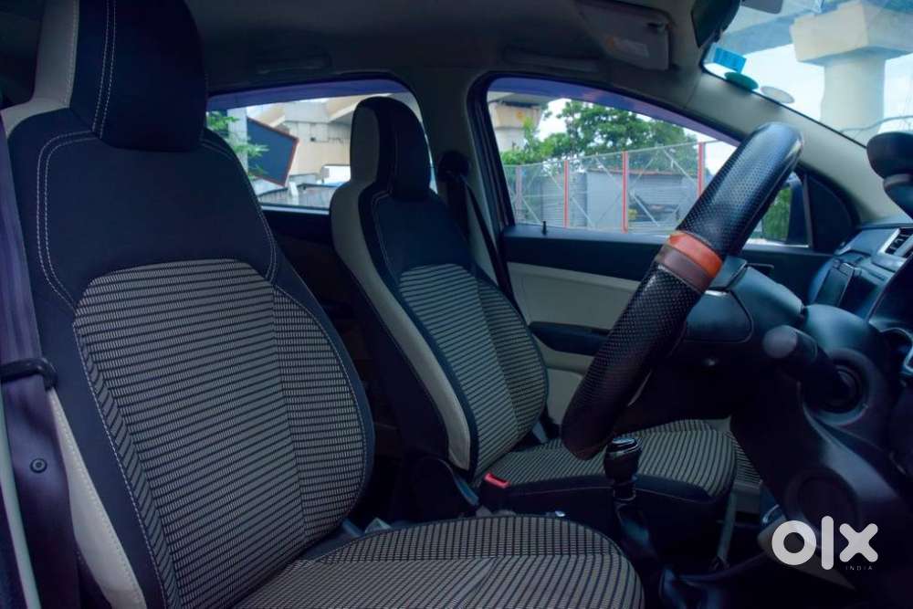 Renault Triber Rxz, 2023, Petrol