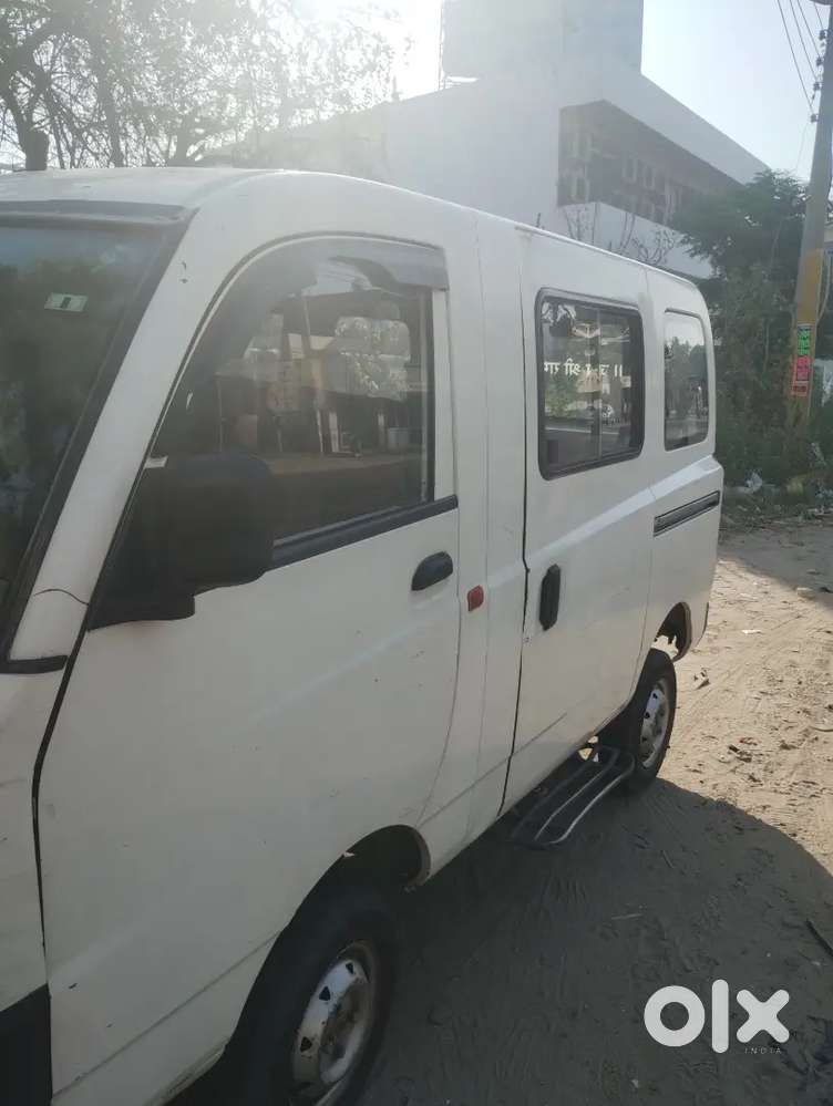 Mahindra Maximo Mini Van