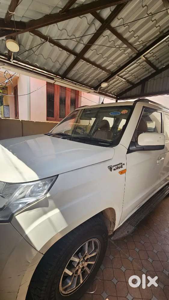 Mahindra Tuv 300 2017