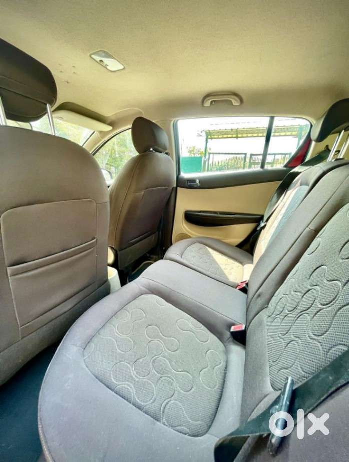 Hyundai I20 2009-2011 1.4 Asta (at), 2011, Petrol