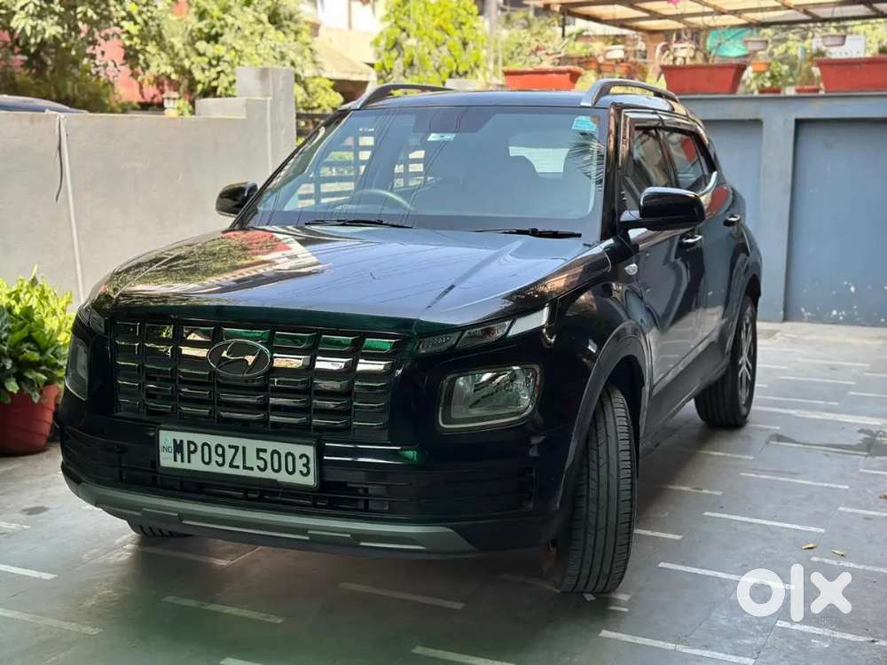 Hyundai Venue Petrol 2023 Well Maintained Single Hand Driven
