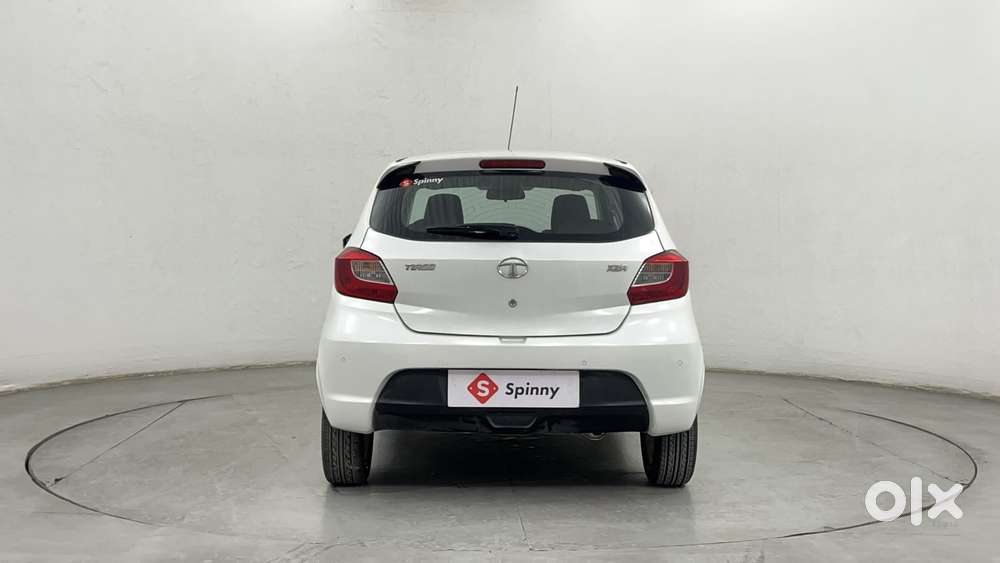 Tata Tiago Xza, 2018, Petrol