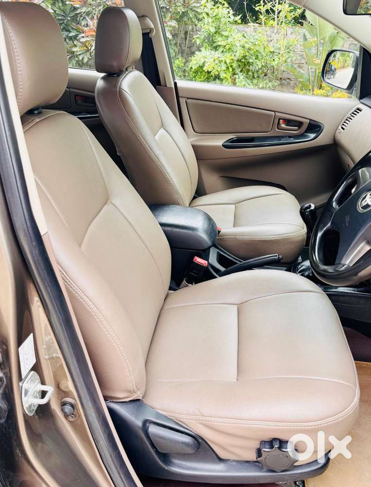 Toyota Innova 2.5 G (diesel) 7 Seater Bs Iv, 2015, Diesel