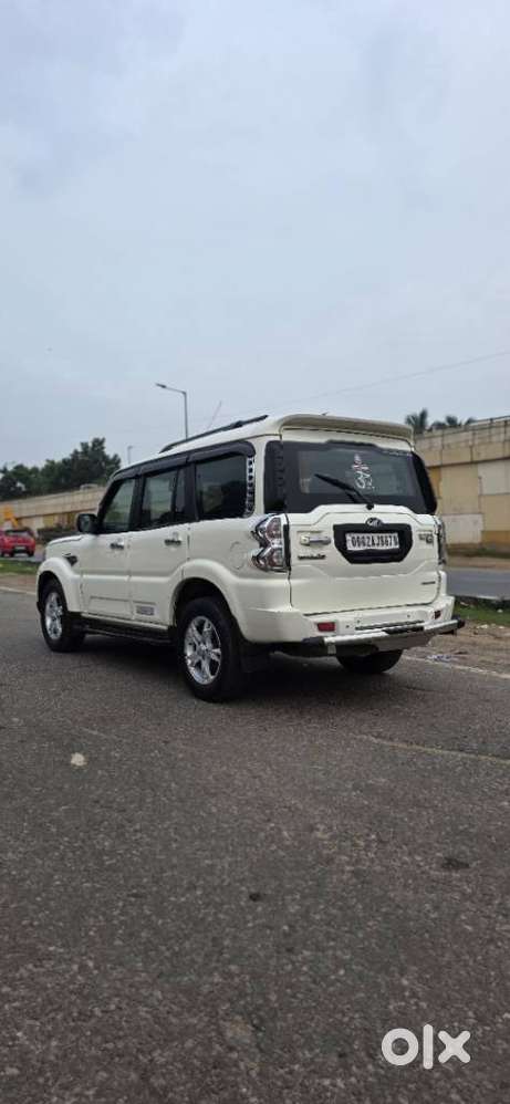 Mahindra Scorpio S10, 2017, Diesel