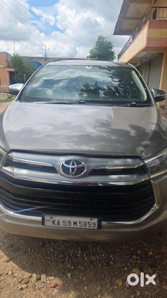 Toyota Innova Crysta 2018 Diesel 280000 Km Driven