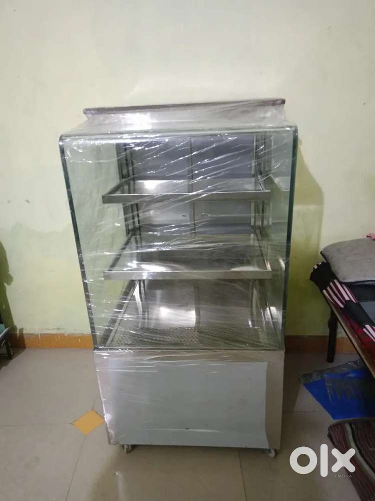 Samosa display counter