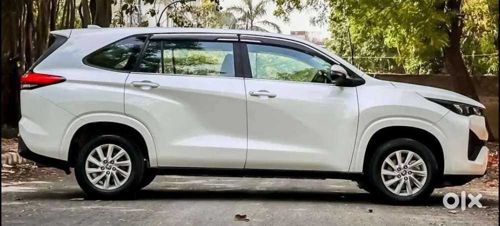 Toyota Innova Hycross Gx 2023 Petrol Wellmenten