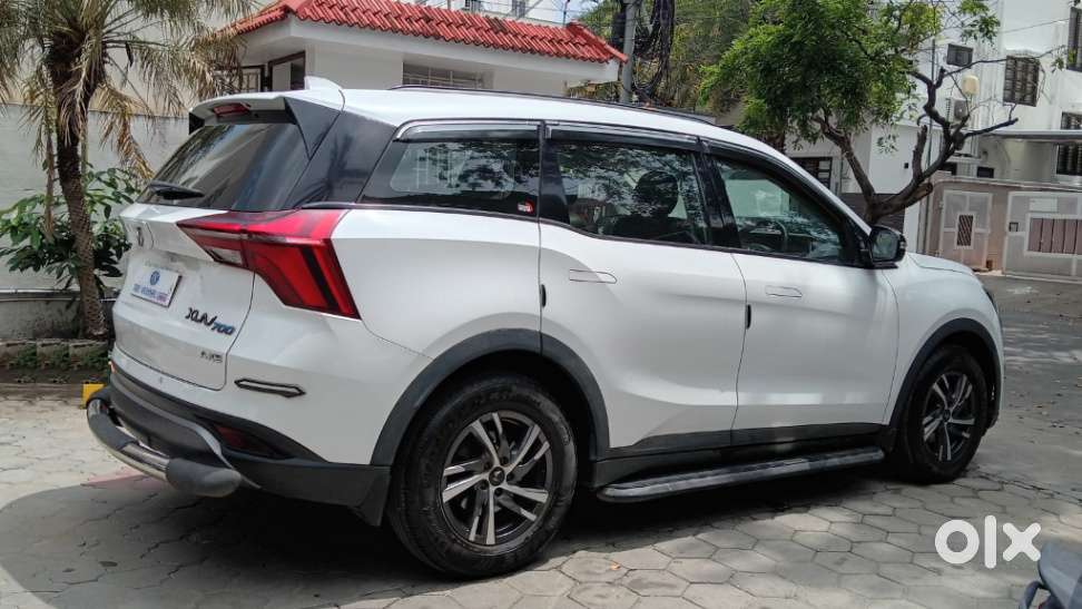 Mahindra Xuv700 2.0 Ax 5 Petrol Mt 7 Str, 2022, Petrol