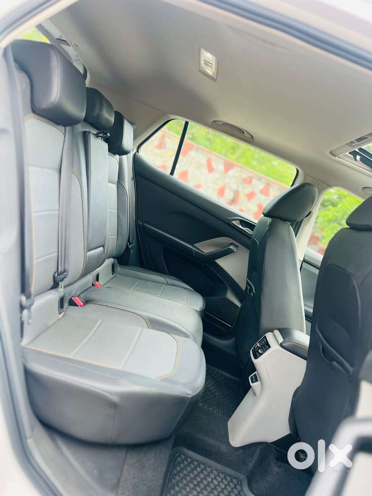 Skoda Kushaq 1.0 Tsi Style, 2023, Petrol
