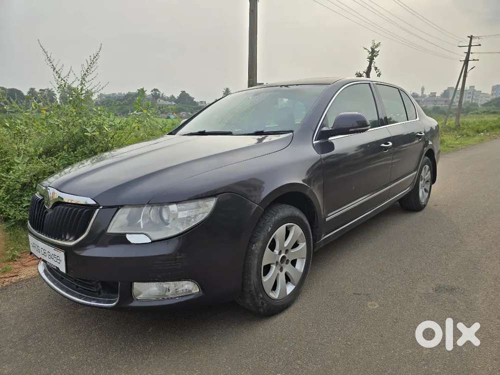 Skoda Superb 2011 Petrol Well Maintained