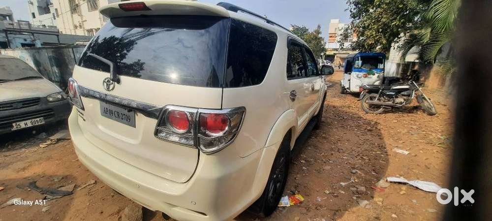 Toyota Fortuner 4x4 Manual Limited Edition, 2013, Diesel