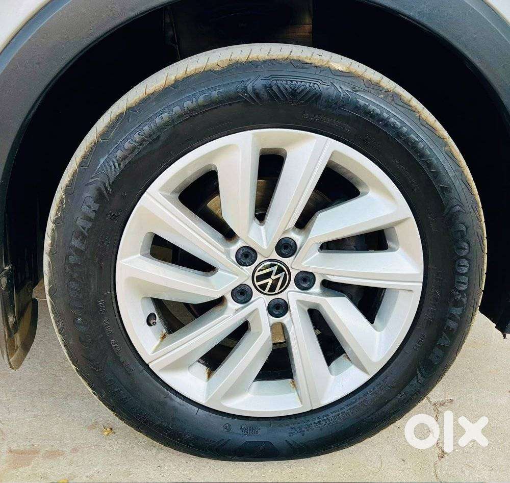 Volkswagen Taigun 1.0 Tsi Highline At, 2022, Petrol