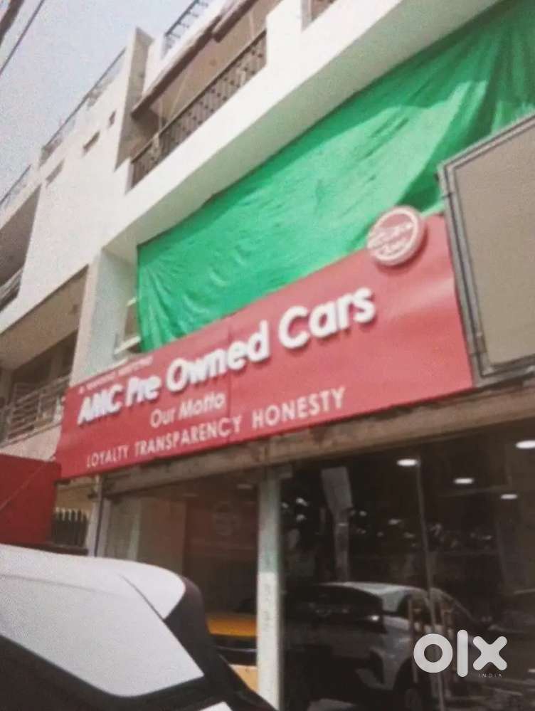 Car showroom driver