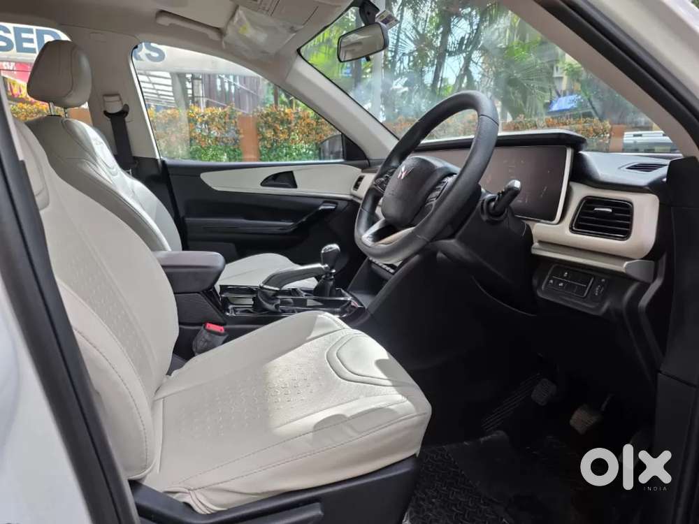 Mahindra Xuv700 2.2 Ax 5 Diesel Mt 7 Str, 2024, Diesel
