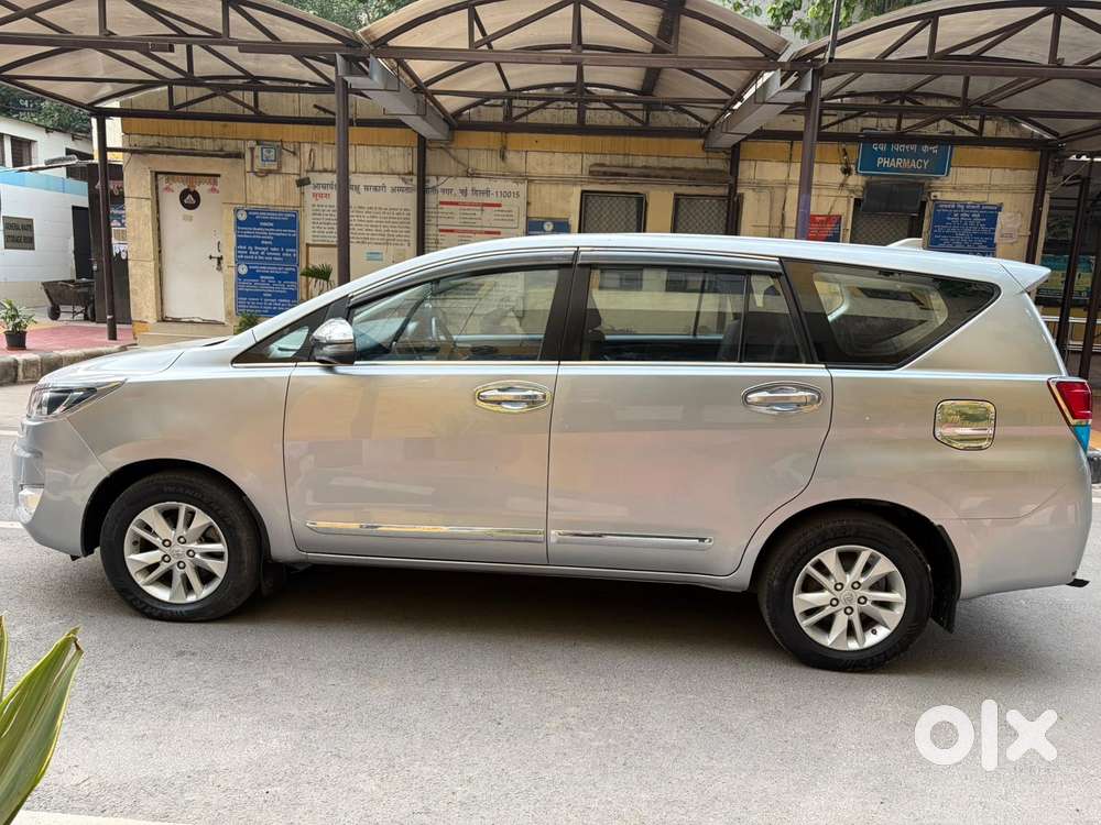Toyota Innova Crysta 2.4 G Mt, 2023, Diesel