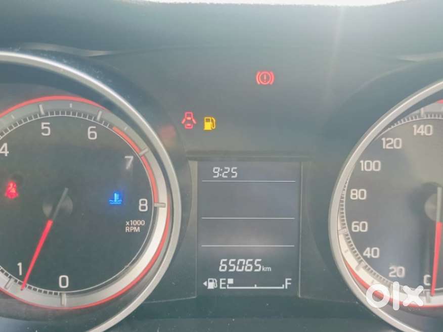 Maruti Suzuki Swift Vxi + Manual, 2023, Petrol