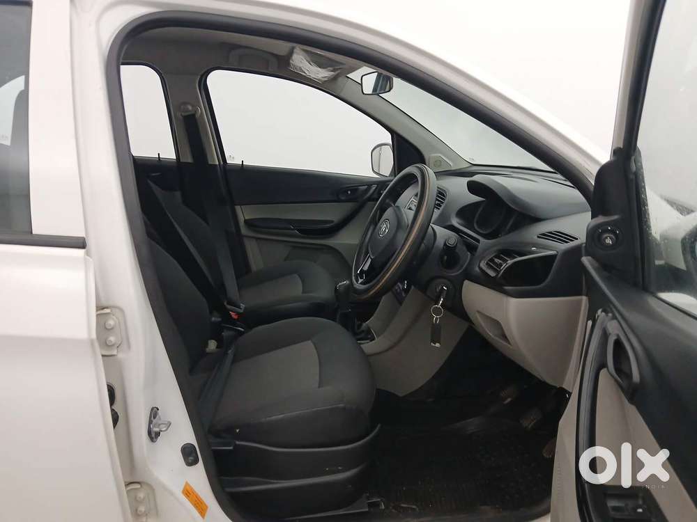 Tata Tiago 1.2 Revotron Xt, 2017, Petrol