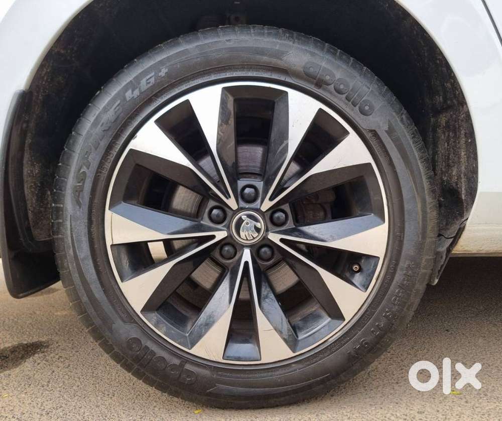 Skoda Superb 2.0 Tsi At L&k, 2021, Petrol