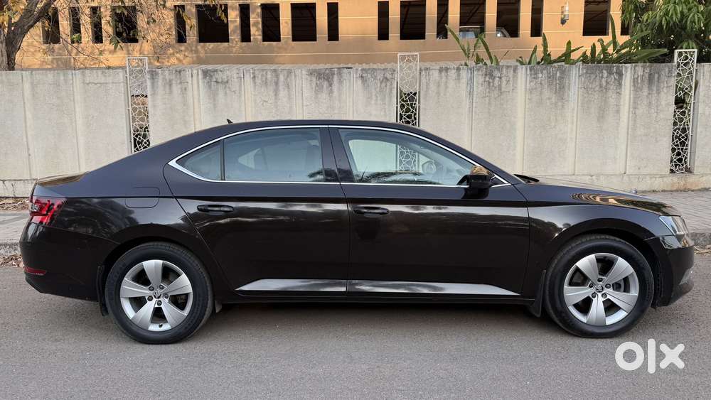 Skoda Superb 2013-2015 Elegance 1.8 Tsi Mt, 2016, Petrol