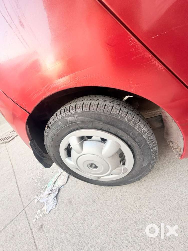 Hyundai Eon Dlite+ Red