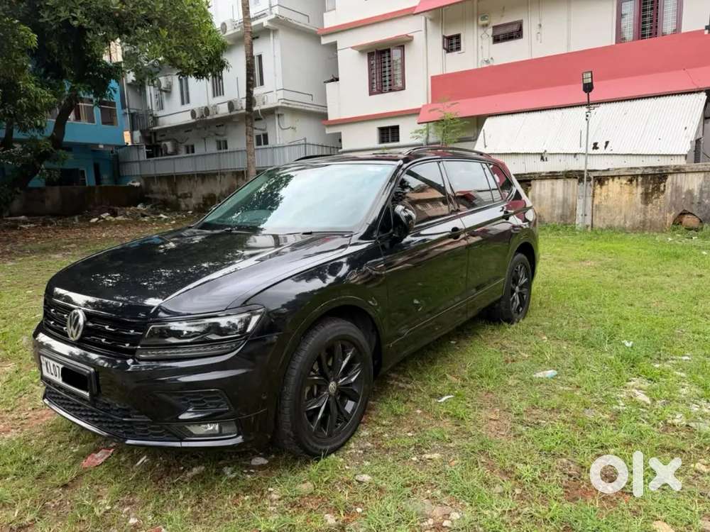 Black Beauty  Volkswagen Tiguan Allspace | Awd | Premium 7-seater |