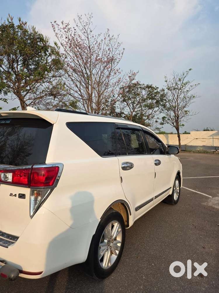 Toyota Innova Crysta 2017 Z Version Diesel Well Maintained