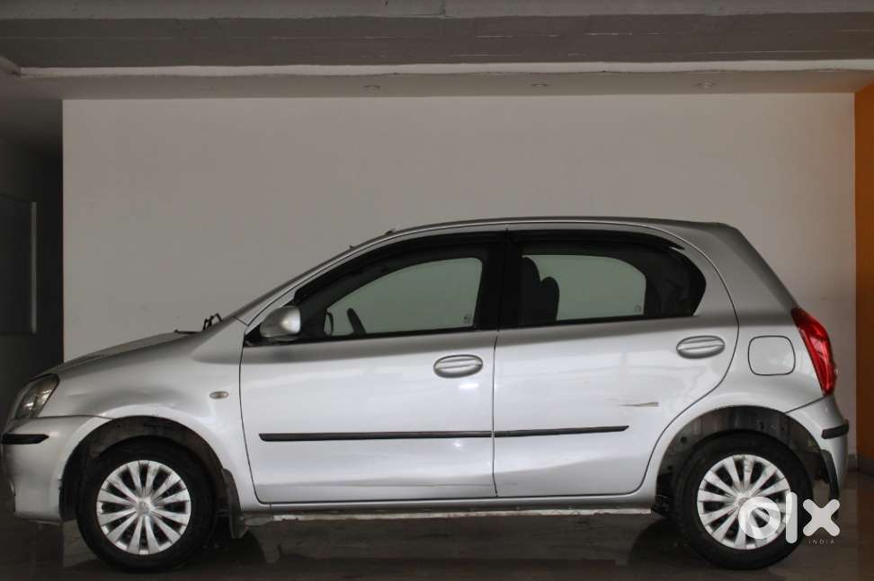 Toyota Etios Liva 2011-2012 G, 2011, Petrol