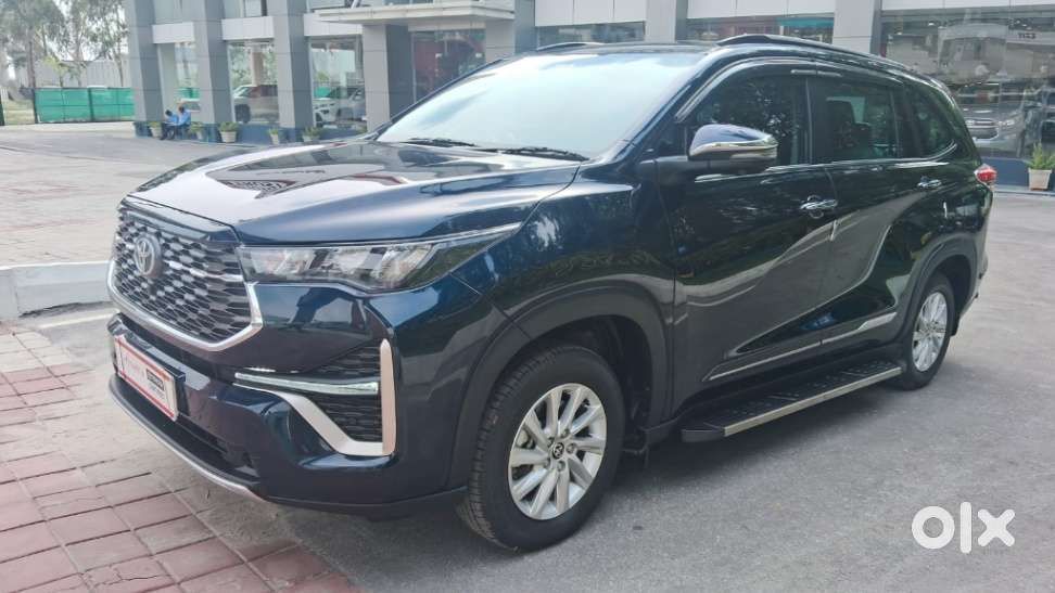 Toyota Innova Hycross 7s Option, 2025, Petrol