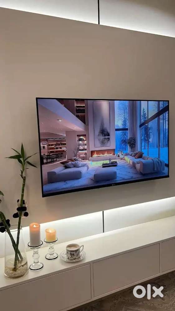 32 inch UHD TV- Bezel-less display, dolby audio onsite warranty