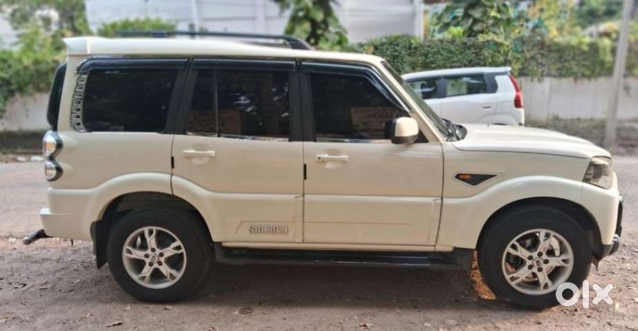Mahindra Scorpio S10, 2015, Diesel