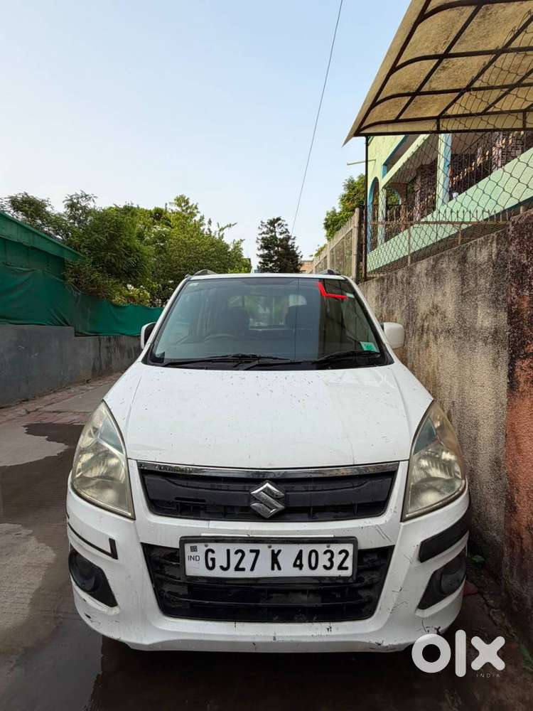 Wagon R  Vxi 2013model White Car