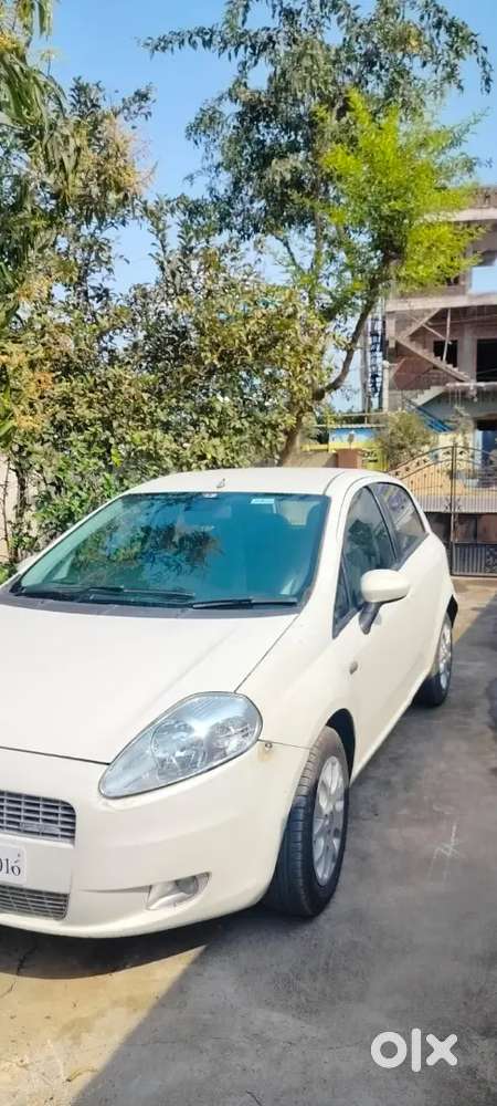 Fiat Punto Emotion 2010 Car