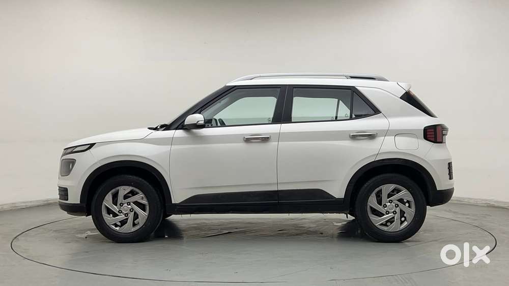 Hyundai Venue 1.2 S (o), 2022, Cng & Hybrids