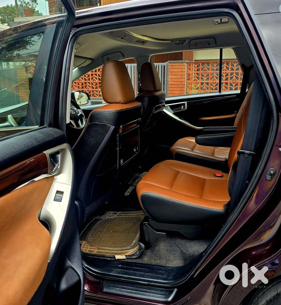Toyota Innova Crysta 2.8 Zx At 7 Seater, 2016, Diesel