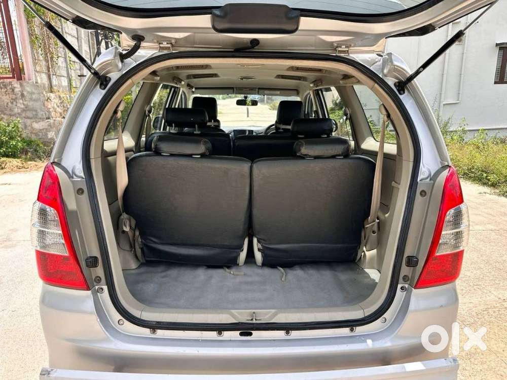 Toyota Innova 2.5 Vx 8 Str Bs-iii, 2014, Diesel