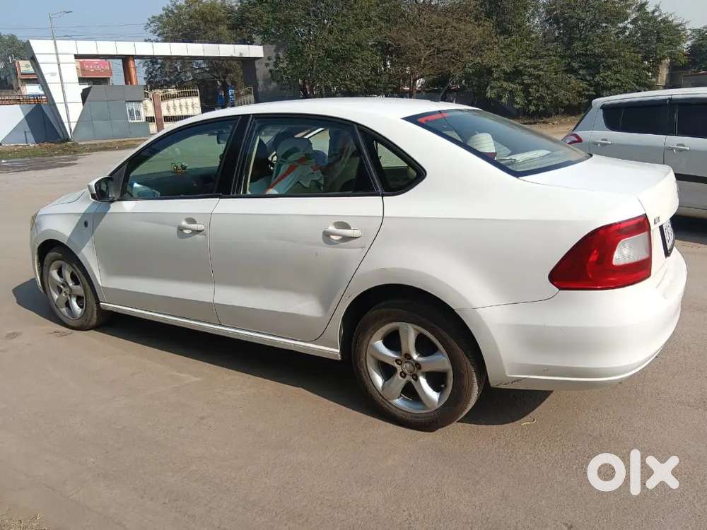 Skoda Rapid 1.6 Elegance 2012