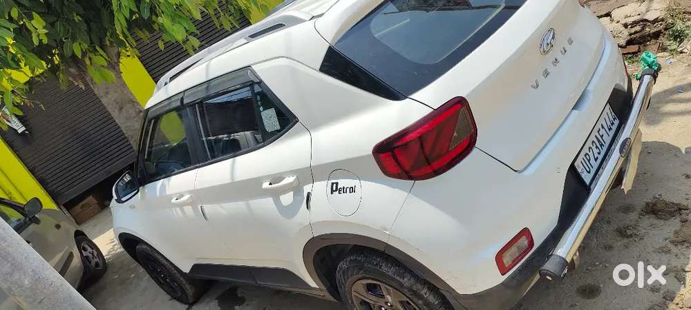 Hyundai Venue 2021 Petrol Well Maintained