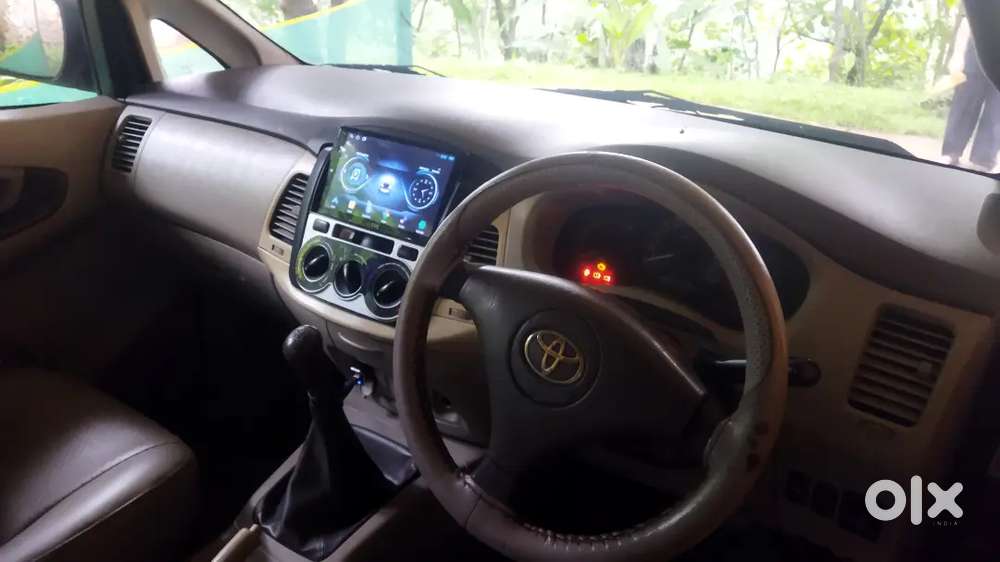 Toyota Innova 2011