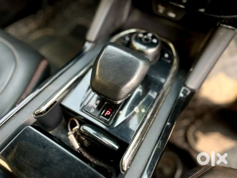 Tata Safari Pure Plus S Dark Edition, 2024, Diesel