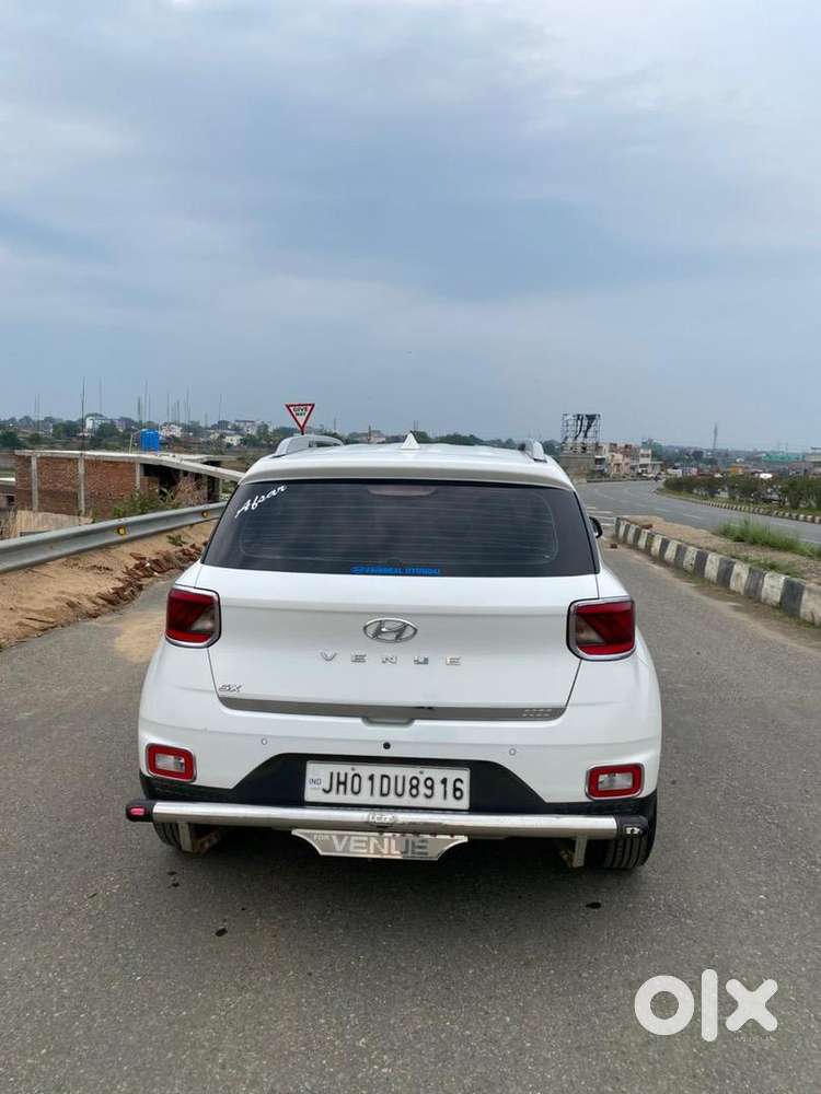 Hyundai Venue Petrol Well Maintained