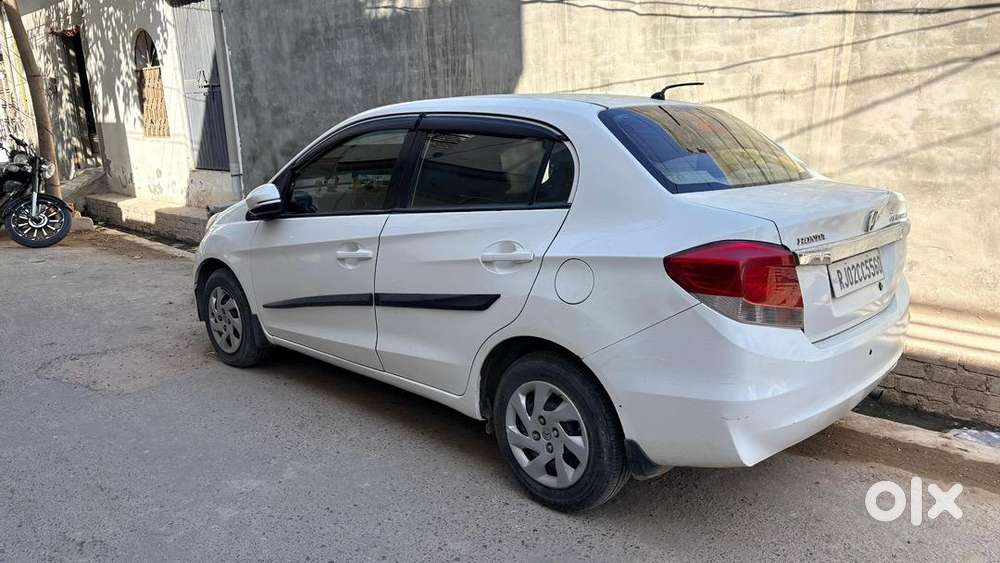 Honda Amaze 2nd Gen 2015 Diesel 93000 Km Driven