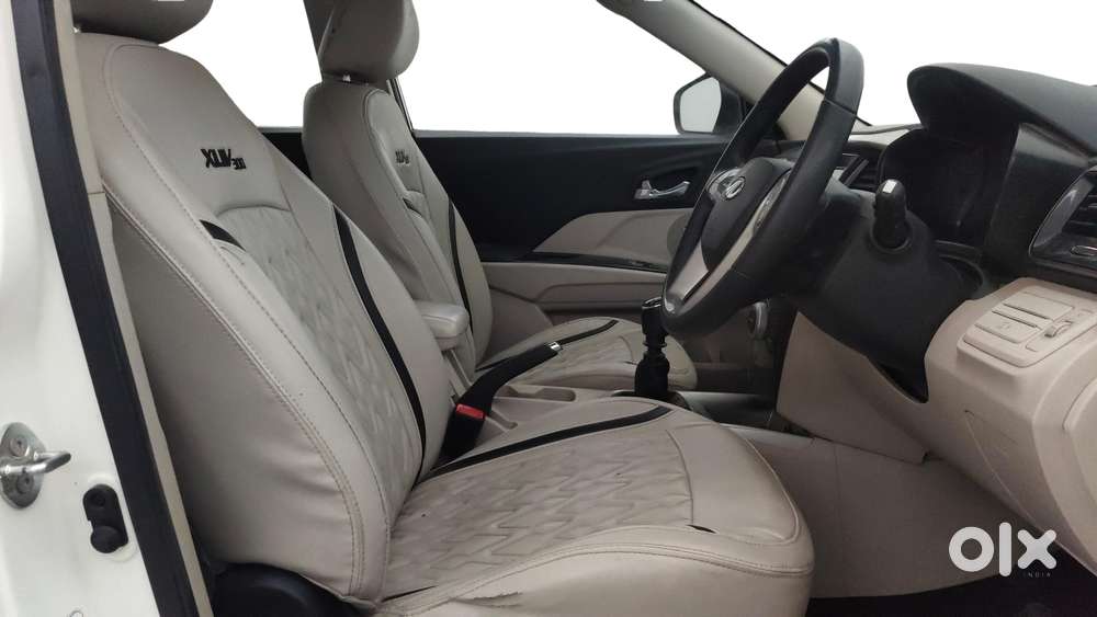 Mahindra Xuv300 W8, 2022, Petrol
