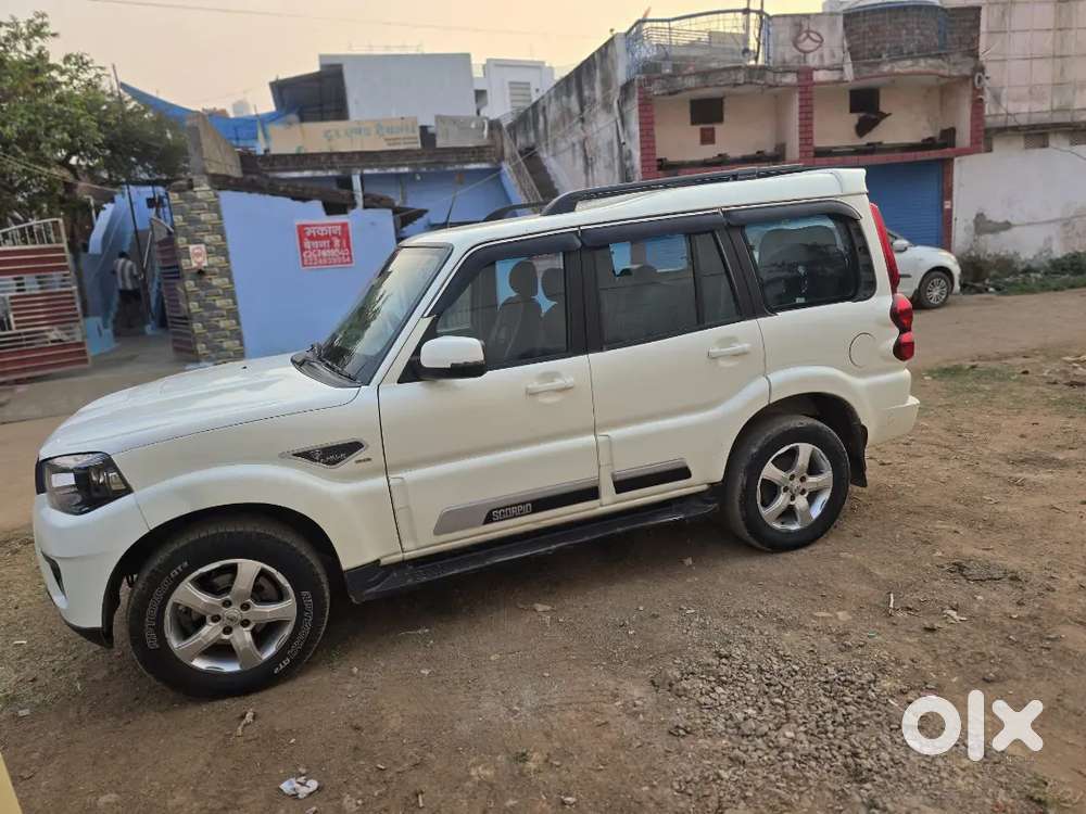 गाड़ी मे कुछ काम नही