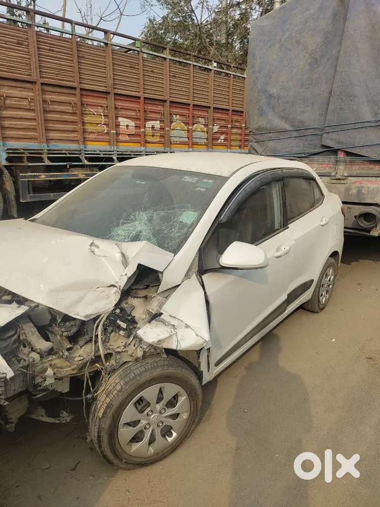 Hyundai Xcent 2016 Petrol Accidented Condition – Urgent Sale