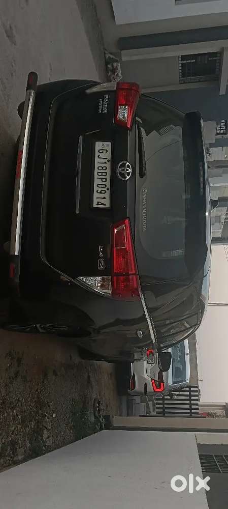 Innova Crysta Dizal