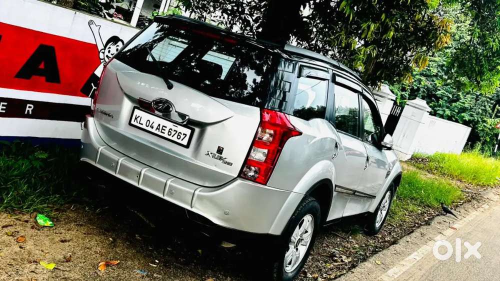 Family Used Xuv 500 W8