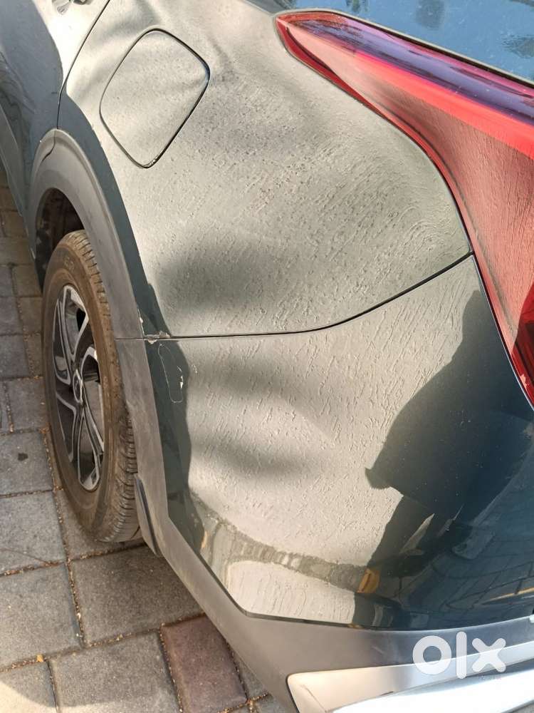 Kia Carens 2024 Petrol Well Maintained