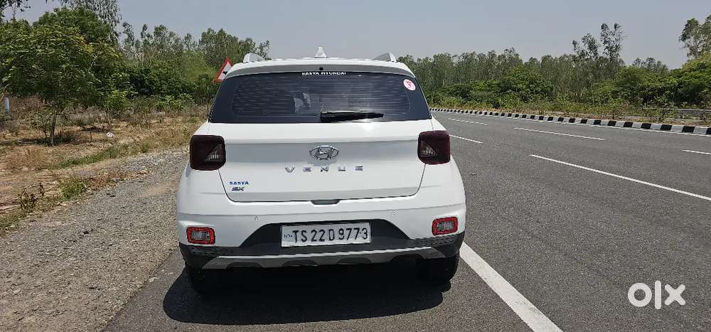 Hyundai Venue 2019 Diesel 180 Km Driven