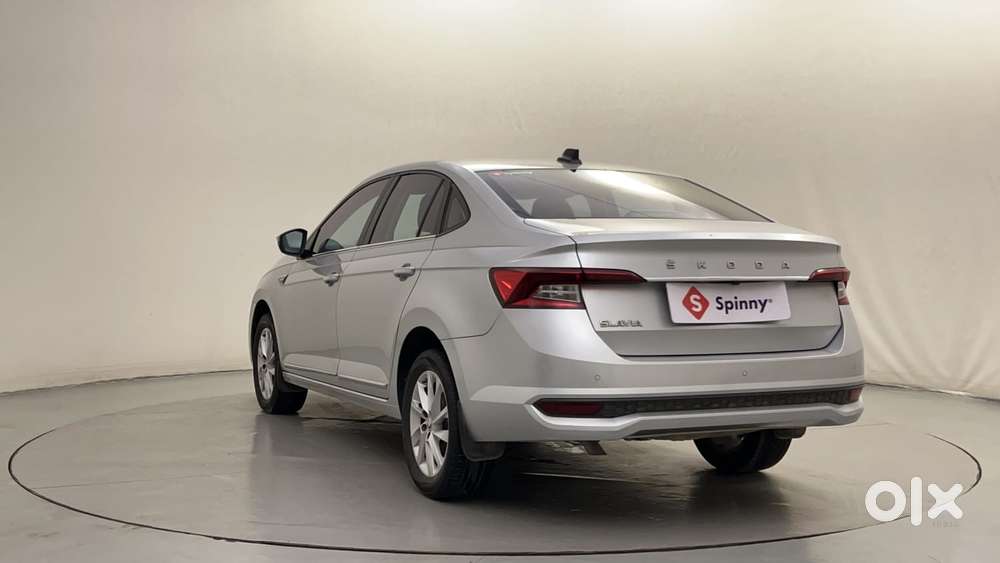Skoda Slavia Ambition 1.0l Tsi At, 2022, Petrol