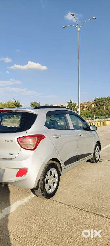 Hyundai Grand I10 Crdi Sportz, 2015, Petrol